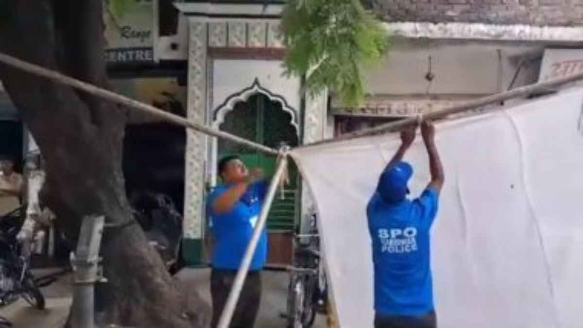 हरिद्वार में कांवड़ रूट की मस्जिदों-मजारों को सफेद कपड़े से ढका, सवाल उठे तो मंत्री ने बताई वजह
