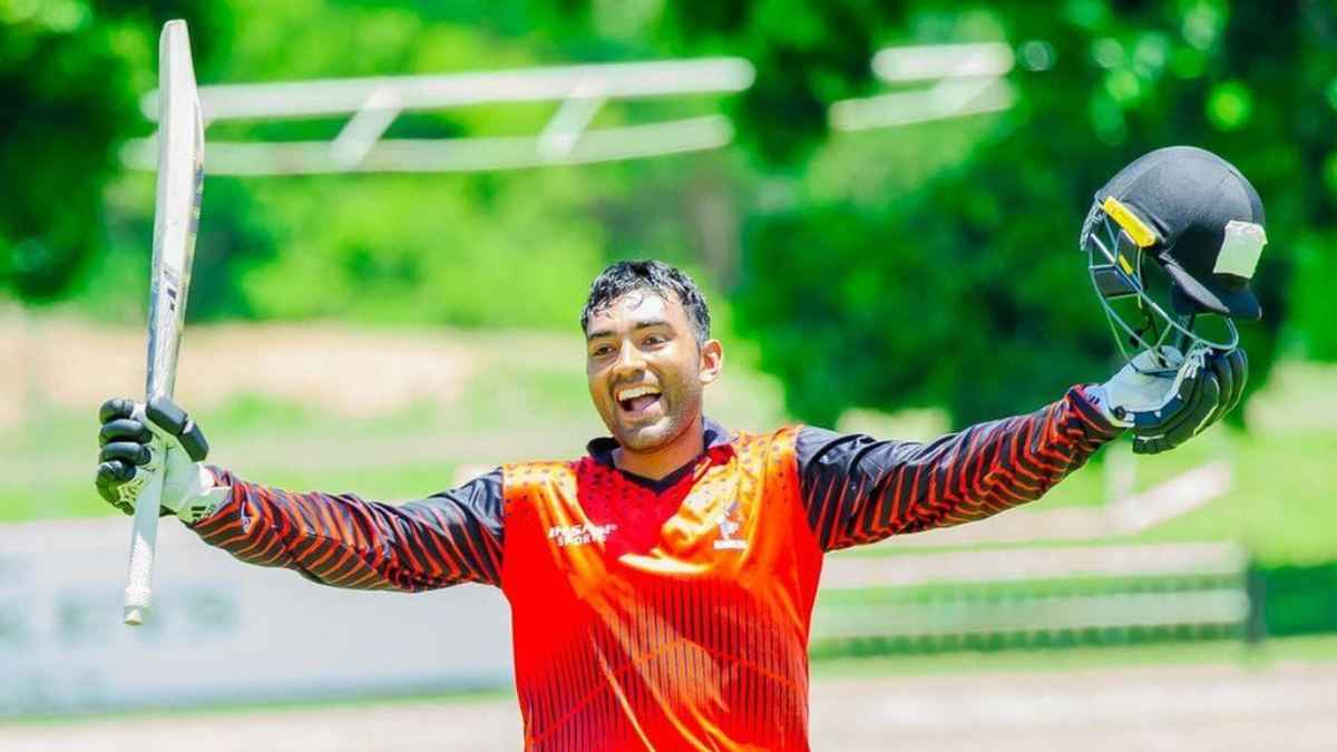 Who is Antum Naqvi Zimbabwe Cricketer