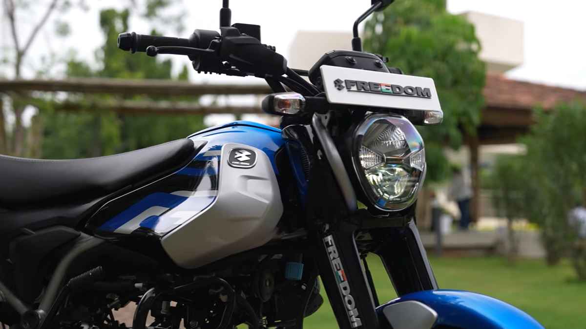 Bajaj की CNG बाइक घर लाने के लिए करना पड़ेगा लंबा इंतजार! बढ़ गया इतना वेटिंग पीरियड