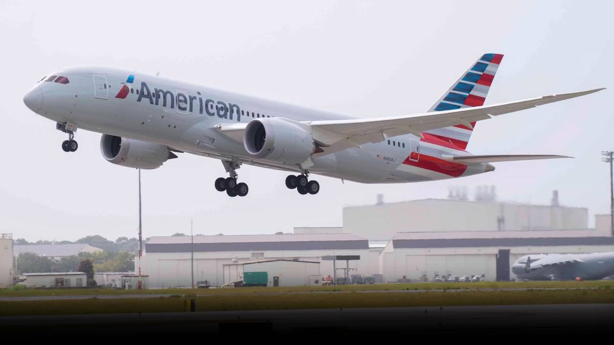 American Airlines plane flight emergency landing