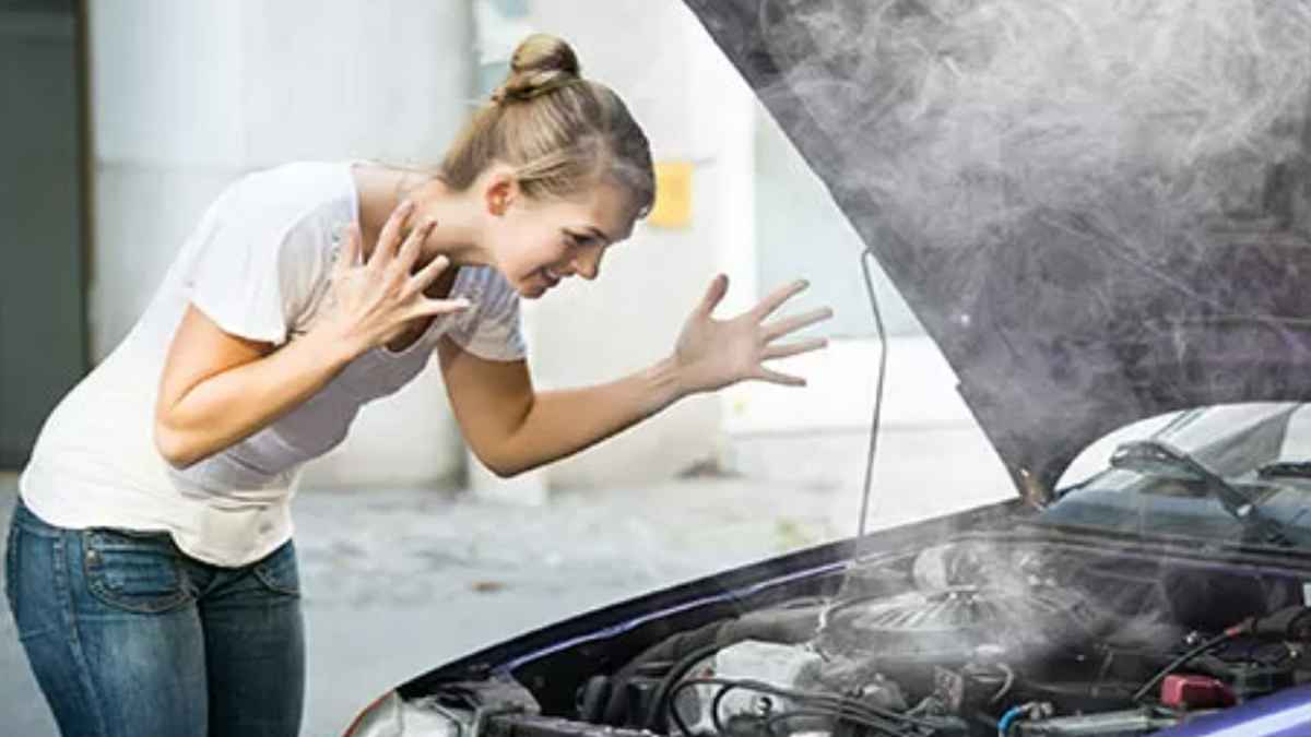 सावधान! कार चलाते समय सुनाई दे ऐसी आवाजें तो तुरंत करें ये काम, वरना पड़ सकते हैं मुश्किलें  में