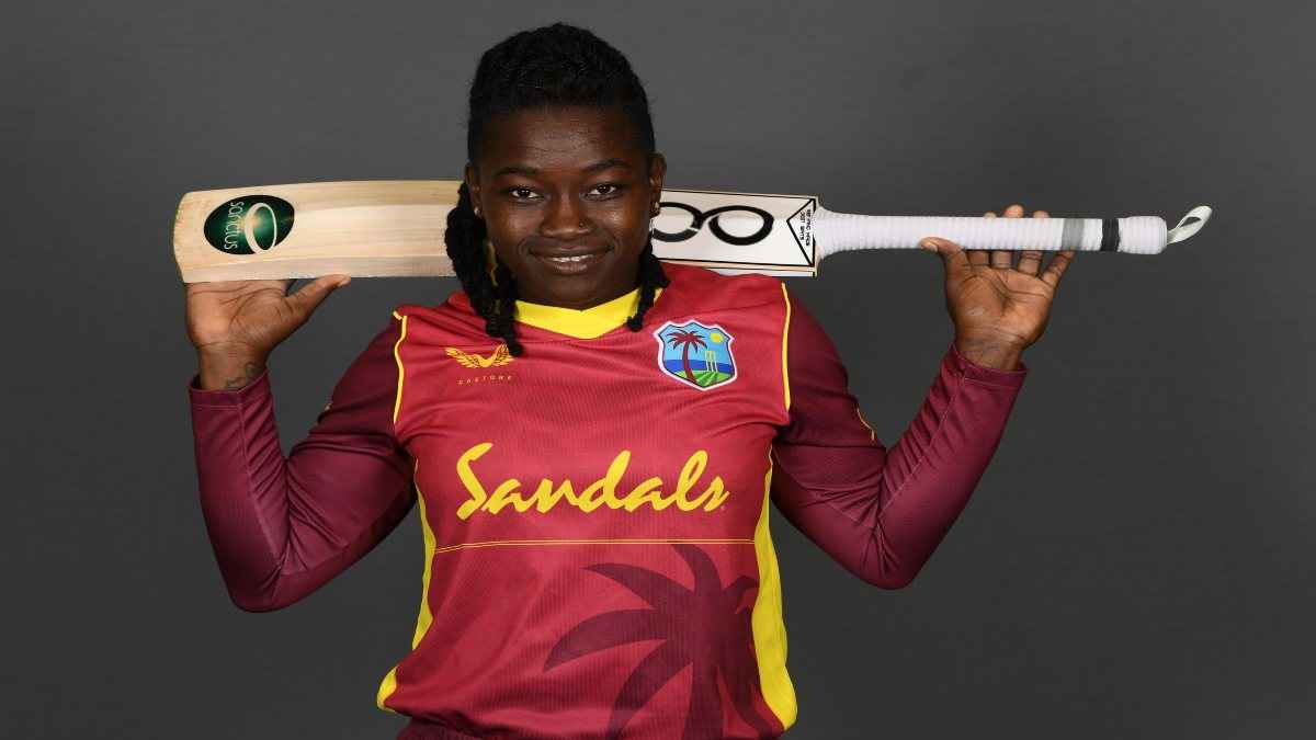 38 गेंद में ठोका शतक..टीम से हुई परेशान तो लिया संन्यास, अब T20WC में तूफान मचाने लौट रही हैं 'लेडी गेल'