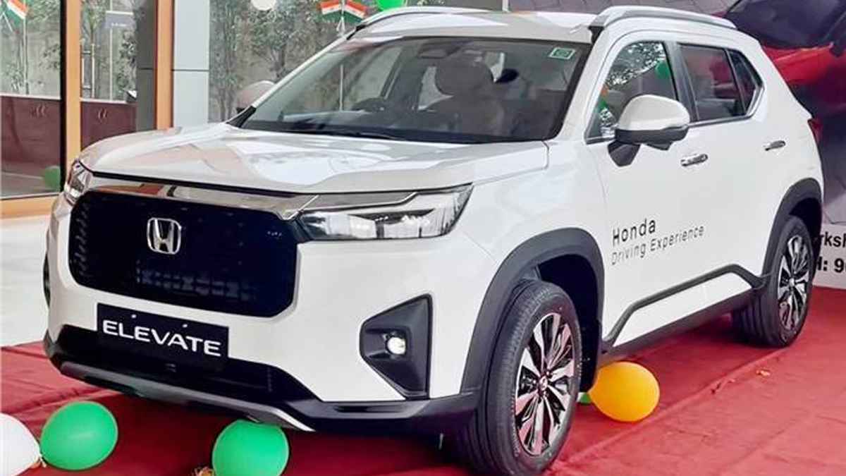 स्टॉक नहीं हुआ खत्म! 4.50 लाख के डिस्काउंट पर खरीदें ये चमचमाती SUV