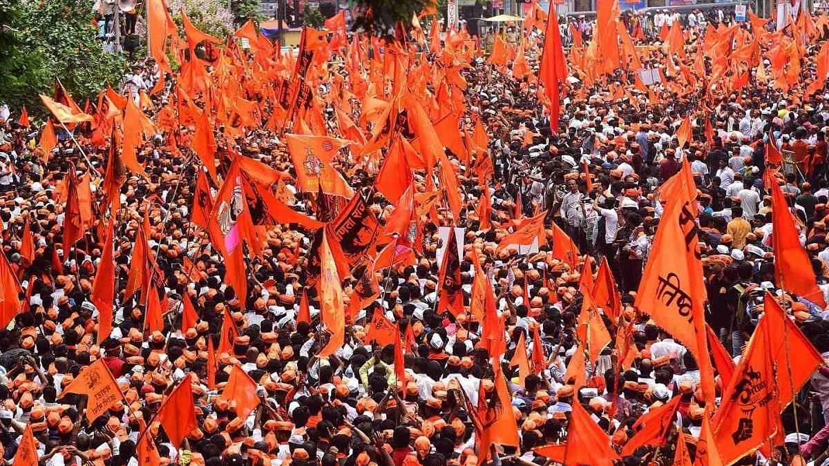 Jammu Kashmir में VHP नेता पर FIR दर्ज! बीफ चेक करने के लिए बेकरी में घुसे थे