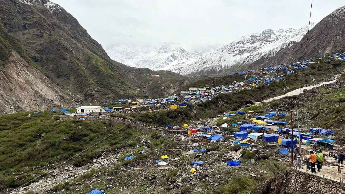 Kedarnath Helicopter Crash: केदारनाथ में हेलीकॉप्टर क्रैश, गौरीकुंड में हुआ हादसा, 7 लोगों की मौत