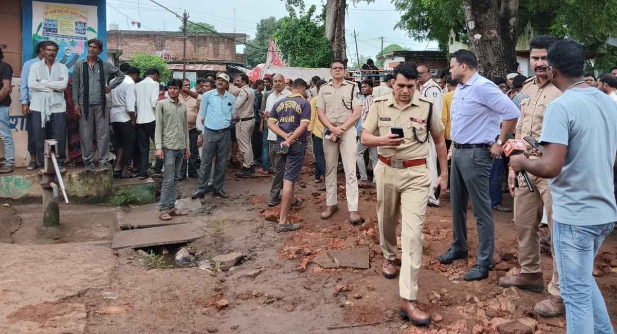 MP: शिवलिंग बना रहे 9 बच्चों की मौत, सागर में दीवार गिरने से बड़ा हादसा