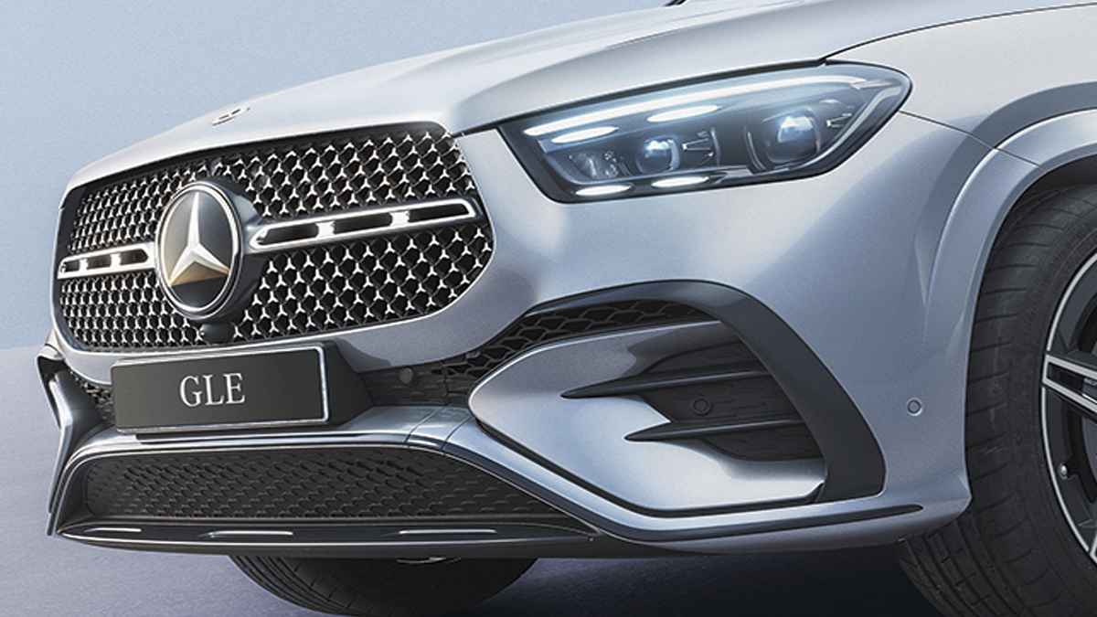 Mercedes front Mercedes front