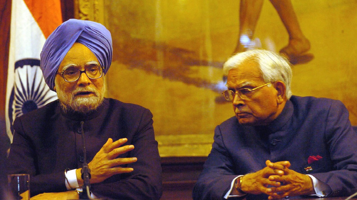 K Natwar Singh With Manmohan Singh