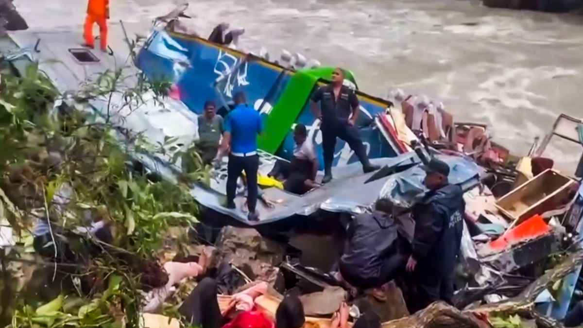 UP Roadways की बस नहर में कैसे गिरी? 27 की मौत, नेपाल हादसे का असली सच आया सामने
