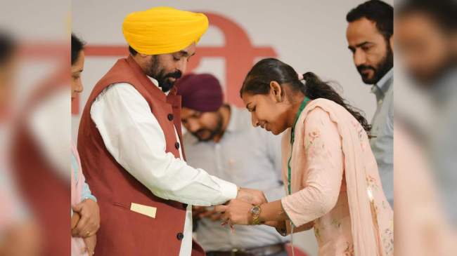 Punjab CM Bhagwant Mann Rakshabandhan Gift Punjab CM Bhagwant Mann Rakshabandhan Gift