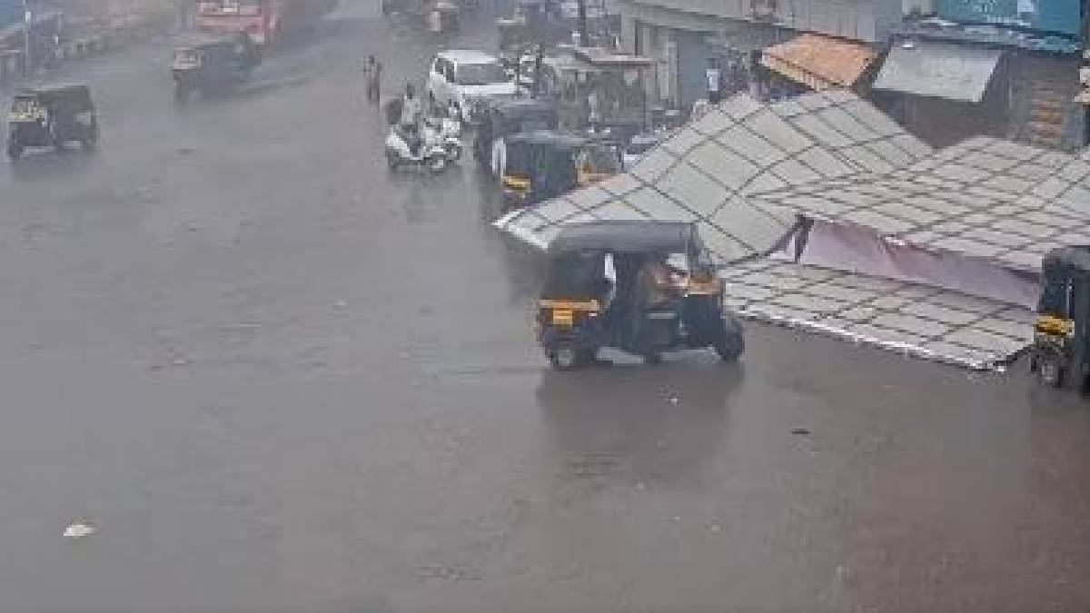 Thane billboard Collapse