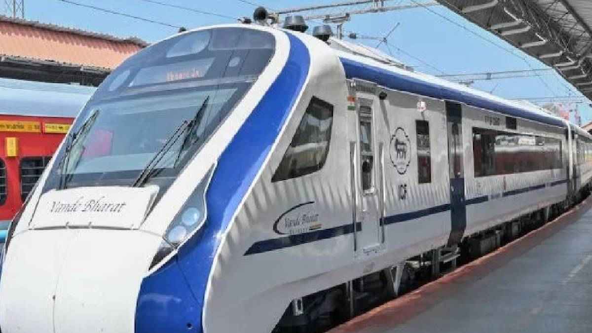 वंदे भारत एक्सप्रेस में बवाल, BJP कार्यकर्ता पर यूट्यूबर से छेड़छाड़ के आरोप, कुछ देर पहले PM मोदी ने दिखाई थी हरी झंडी
