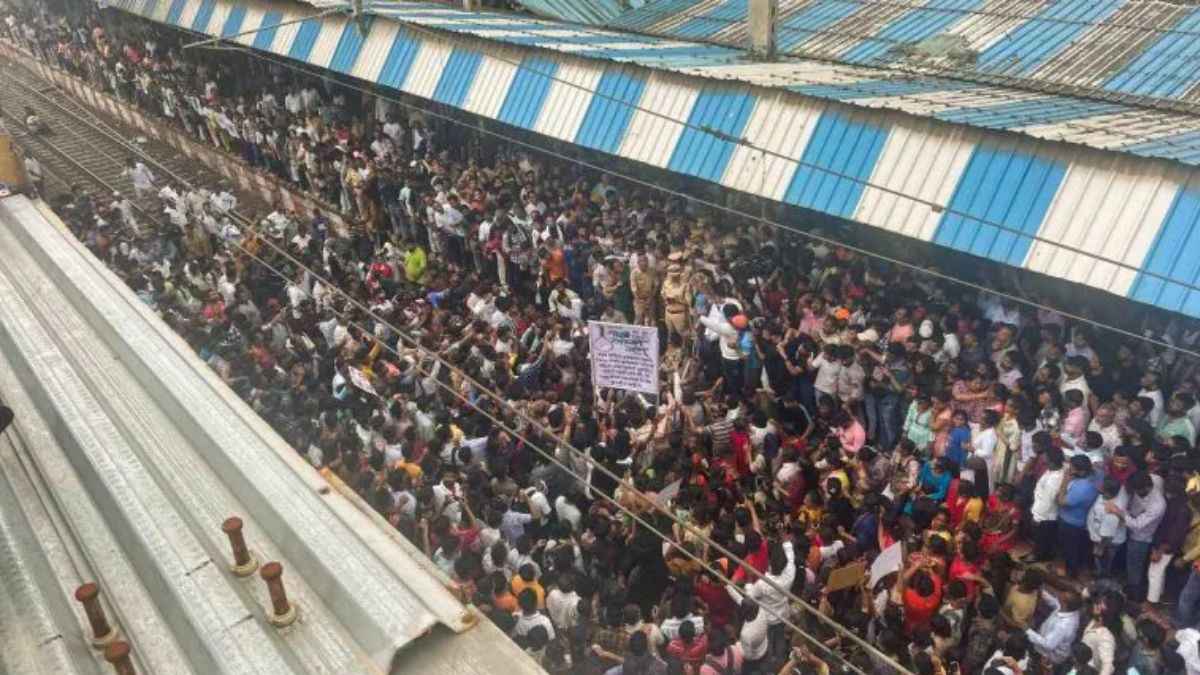 Badlapur Protest: महाराष्ट्र बंद का ऐलान, CM शिंदे बोले-प्रदर्शन में राजनीति, पढ़िए अपडेट्स