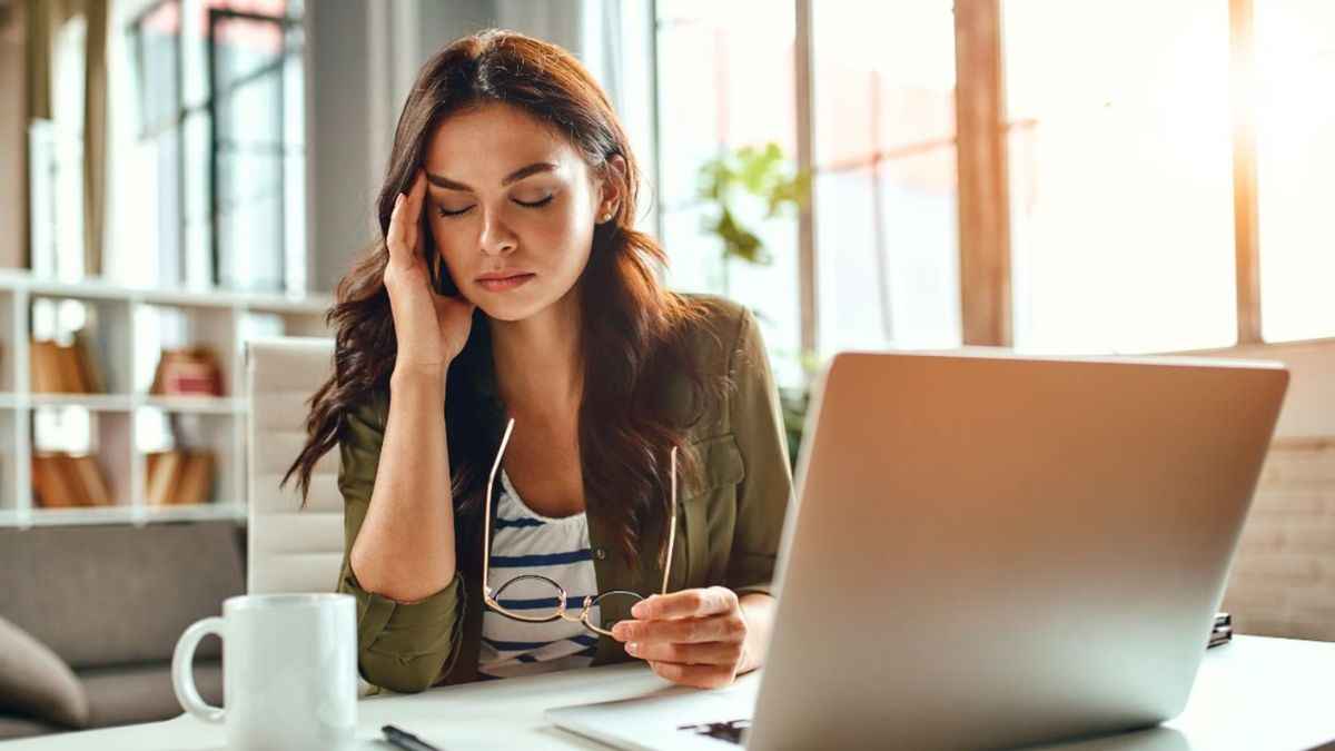 काम की वजह से जीवन में नहीं बन रहा बैलेंस, इन 5 प्वाइंट्स में हल होगी मुश्किल