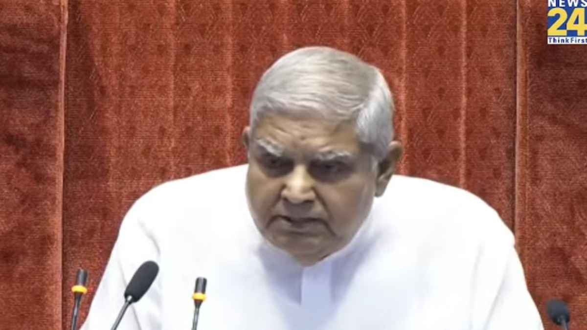 'मेरा अपमान किया जा रहा', सभापति की कुर्सी से उठकर क्यों चले गए जगदीप धनखड़?