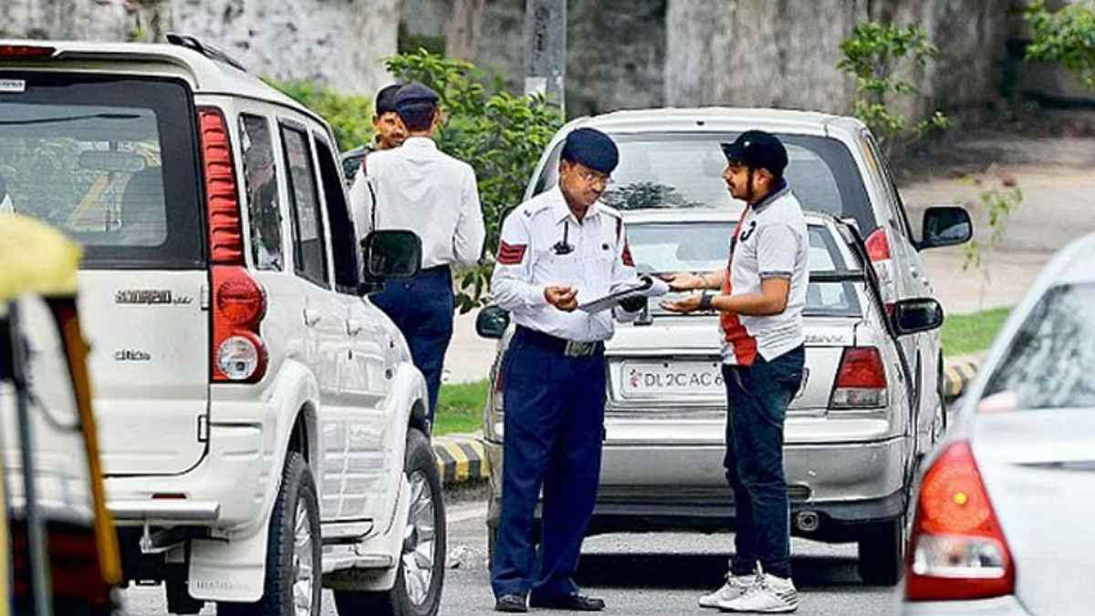 अगर गलती से ट्रैफिक पुलिस ने काट दिया आपका चालान, तो ऐसे हो सकता है माफ