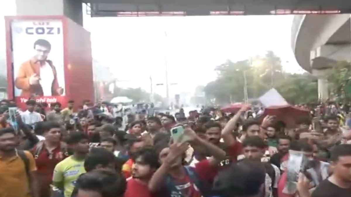 football-fans-protest