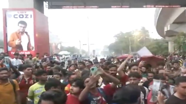 football-fans-protest