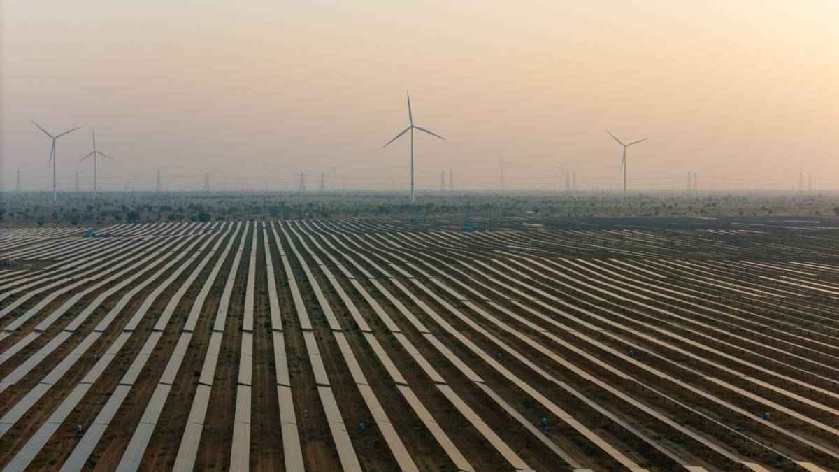 Renewable Energy सेक्टर में नौकरियों की भरमार! एक साल में 10 लाख युवाओं को मिला रोजगार