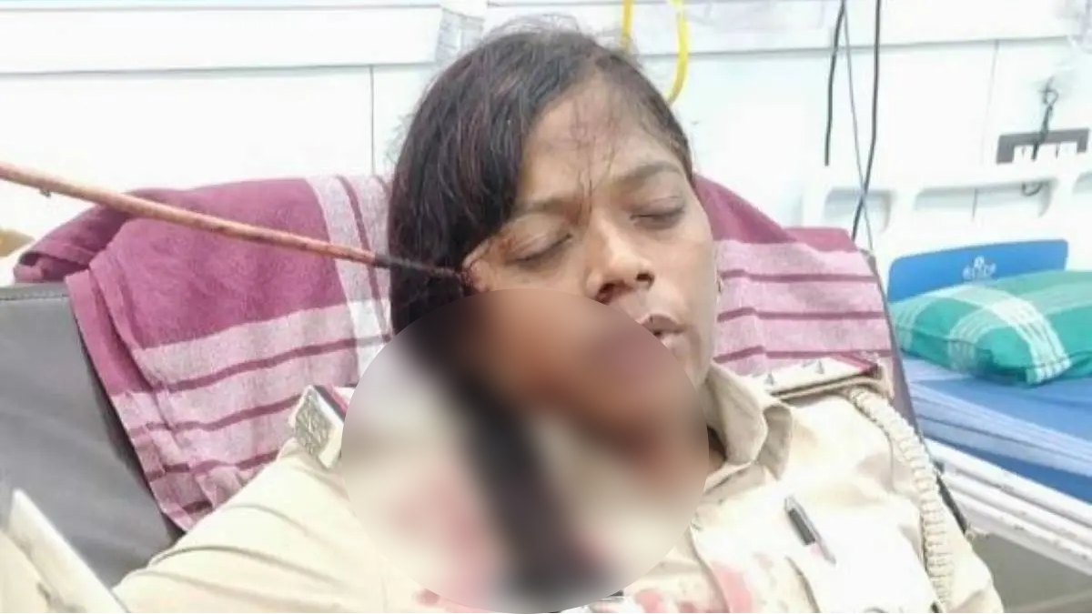 Araria Land Dispute, Police Team, Female Sub Inspector, arrow