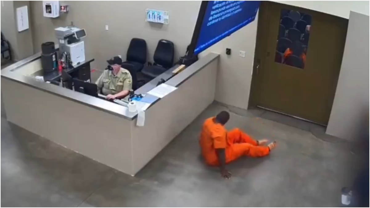 Arizona Jail Inmate Crawling To Female Side To Rape Woman