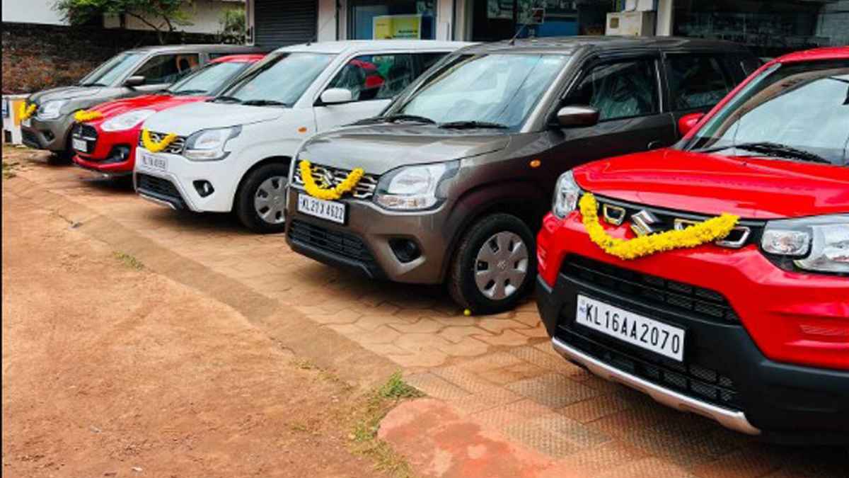 स्टॉक खत्म करने के लिए Maruti, Hyundai, Tata और Jeep ने दिया 12 लाख का डिस्काउंट, यहां देखें पूरी लिस्ट