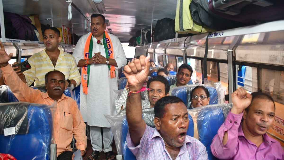 BJP मुंबई महासचिव संजय उपाध्याय ने की कोंकण के लोगों को गणेश उत्सव पर 50 बसों द्वारा अपने गांव पहुंचाने की शुरूआत