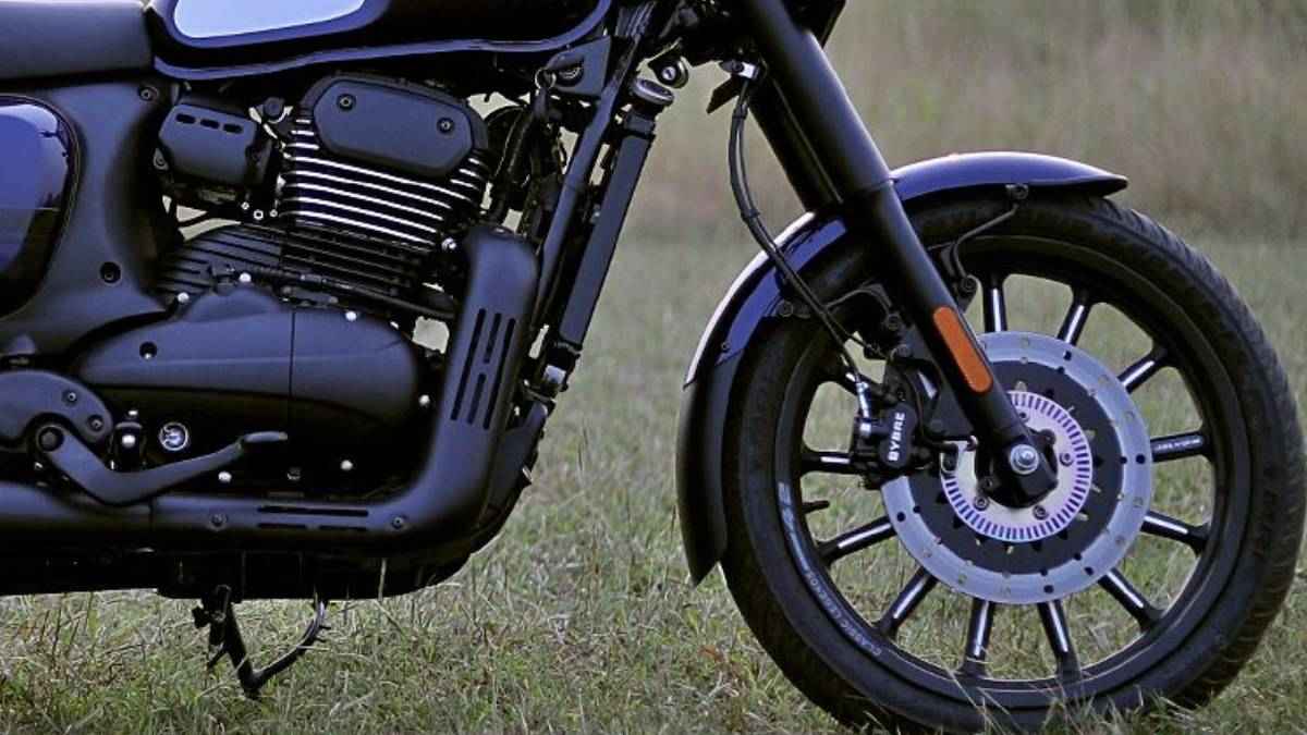 अब Royal Enfield का क्या होगा? इसे टक्कर देने आज लॉन्च होगी ये दमदार नई बाइक, 334cc का इंजन और धाकड़ लुक्स