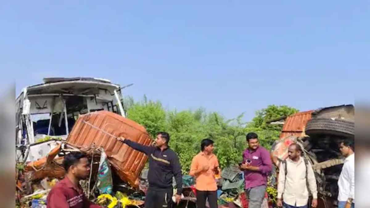 6 लोगों की मौत, 18 जख्मी; महाराष्ट्र में भीषण सड़क हादसा, आपस में टकराए बस-ट्रक