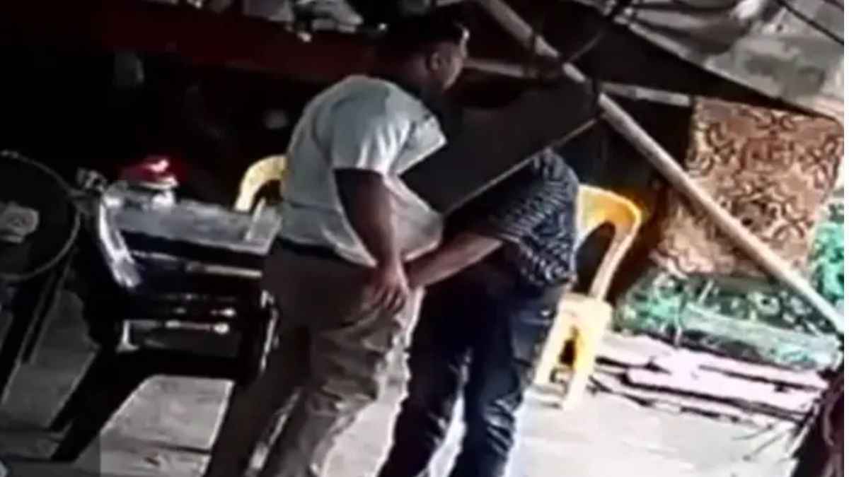 कैमरे में कैद हुई करतूत ने खोली पोल, वीडियो देख उठ जाएगा मुंबई पुलिस से भरोसा!
