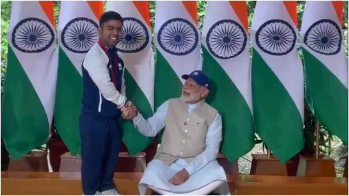 तुमने अपना वीडियो देखा? पीएम मोदी ने पैरालंपिक के गोल्ड मेडलिस्ट को 'चिढ़ाया'