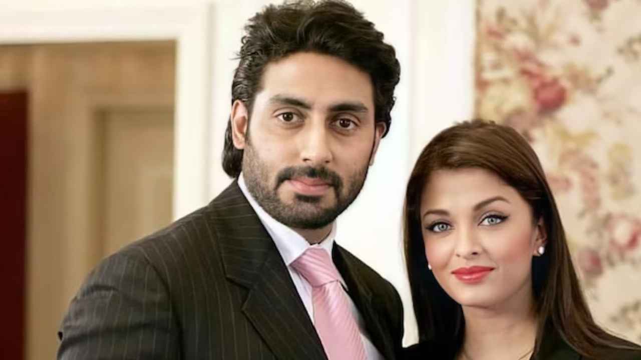 Aishwarya Rai Bachchan And Abhishek Bachchan Spotted At Dubai Airport