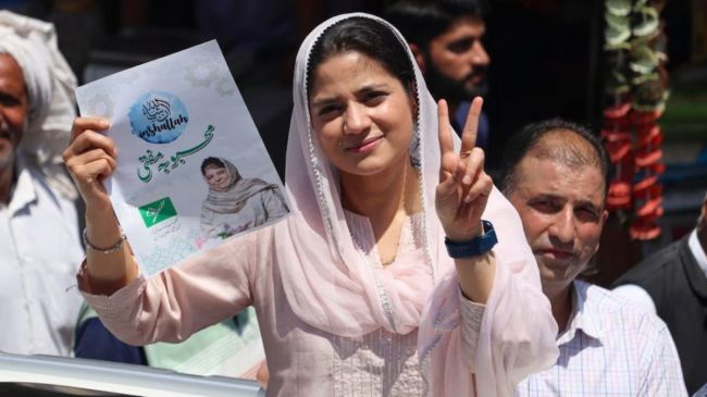 मां की मीडिया एडवाइजर... बशीर अहमद को टक्कर देने अब खुद मैदान में उतरीं इल्तिजा मुफ्ती Jammu Kashmir Election