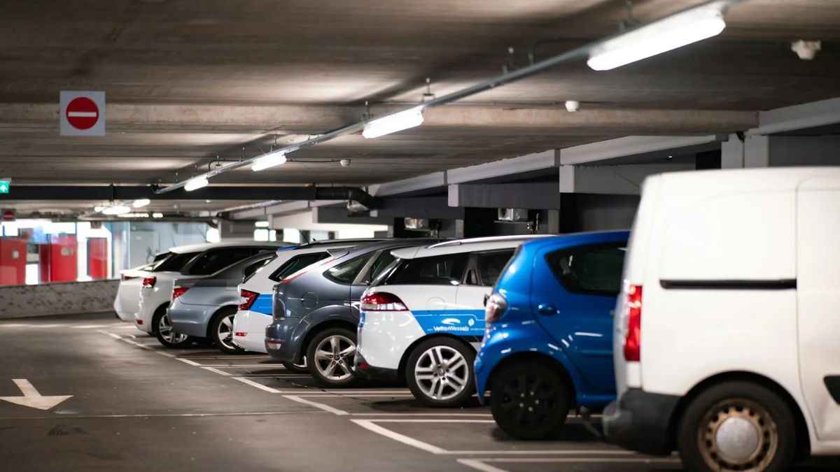 यूपी के बड़े शहरों में नाइट पार्किंग पर बढ़ेगी फीस, जानिए नई दरें