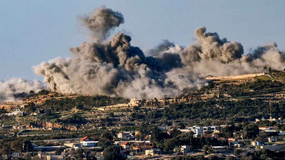 जल्द से जल्द छोड़ दें Lebanon! इजराइल के हमलों के बीच कई देशों ने जारी किया अलर्ट