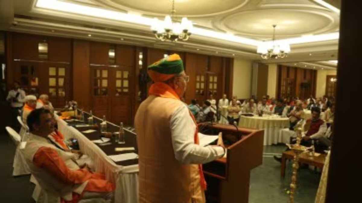 विहिप की काशी-मथुरा को लेकर नई स्ट्रैटजी क्या? पूर्व जजों के साथ की मीटिंग