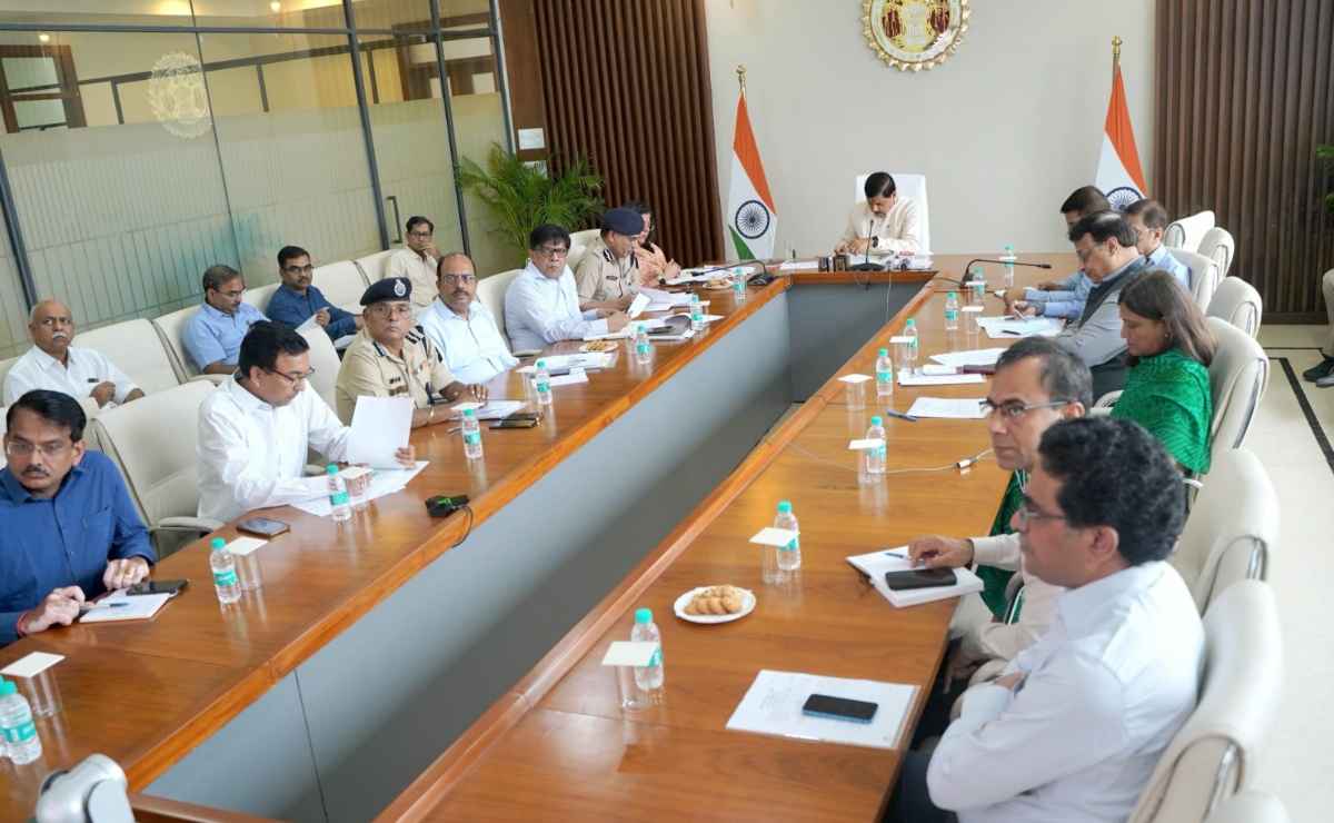 Madhya Pradesh के 11 जिलों में भारी बारिश का रेड अलर्ट, सीएम मोहन यादव ने बुलाई आपात बैठक