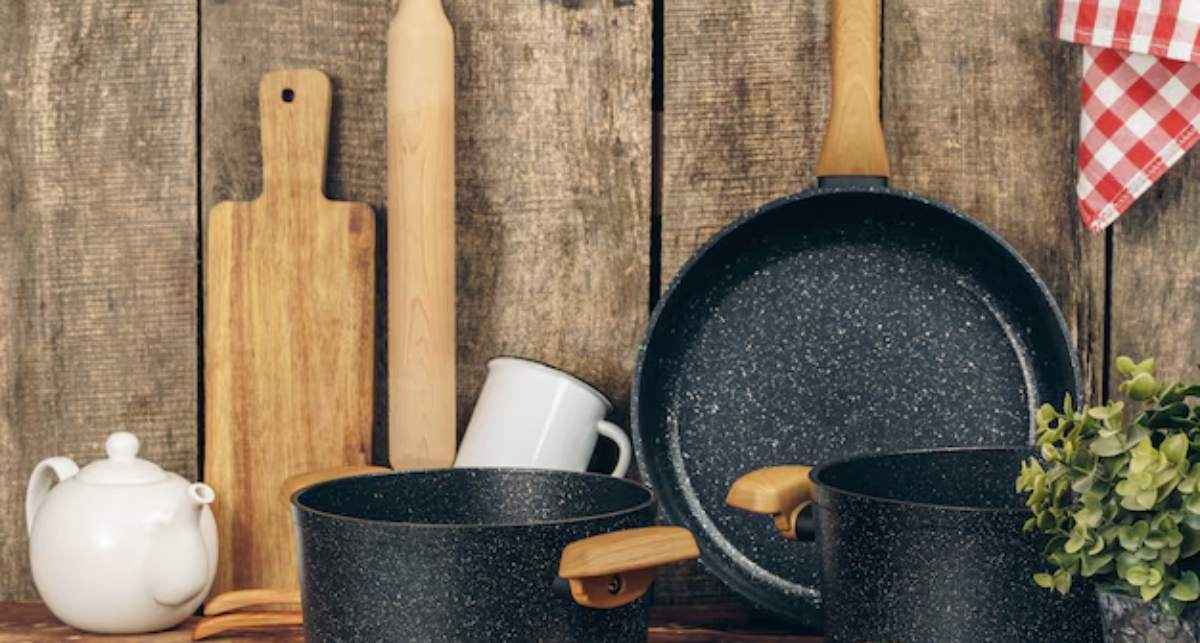 Best Cookware Material: खाना बनाने के लिए यूज करें ये 5 कुकवेयर, नहीं होगा सेहत को कोई नुकसान