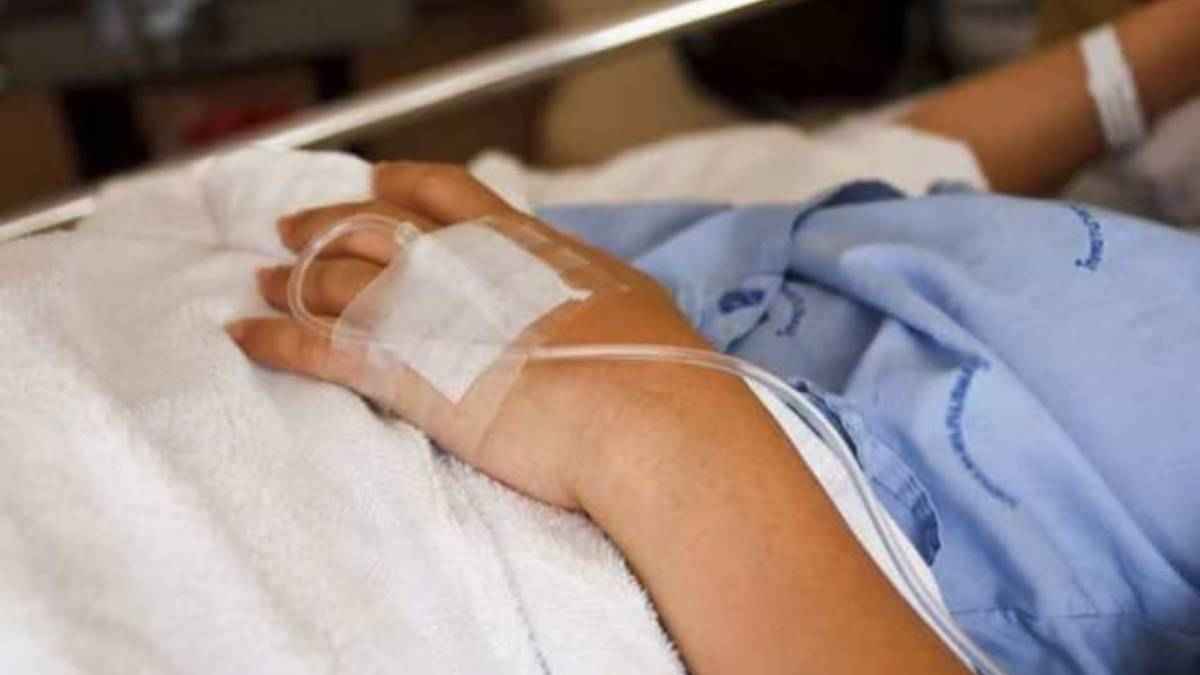 सोते हुए शख्स की नाक में घुसा कॉकरोच, डॉक्टर भी हैरान; जान पर बन आई तो करना पड़ा ऑपरेशन
