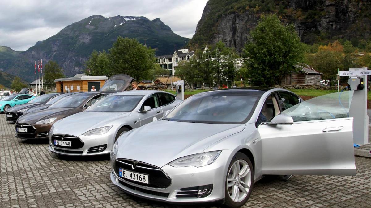 Norway, Electric Cars, Petrol Cars, Subsidy on ev cars, free charging point