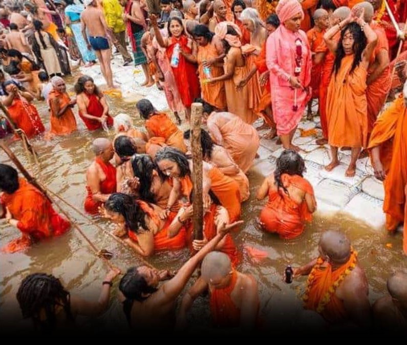 women naga sadhu