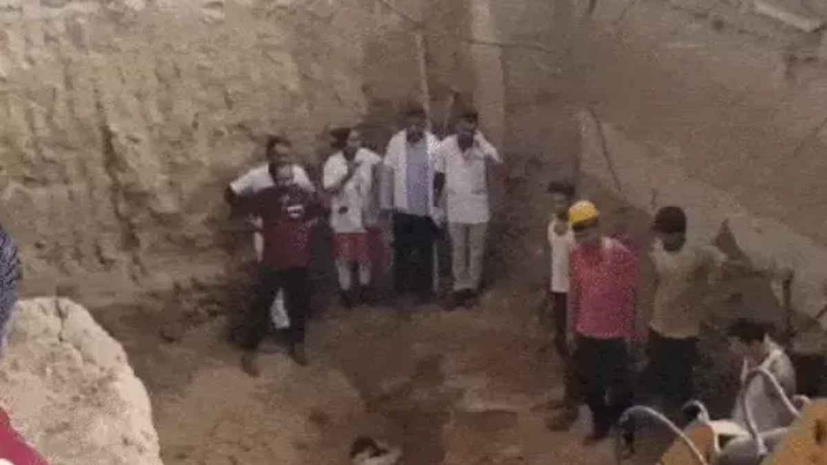 5 मजदूरों की मौत, मेहसाणा में कस्ट्रक्शन साइट पर मिट्टी धंसने से बड़ा हादसा