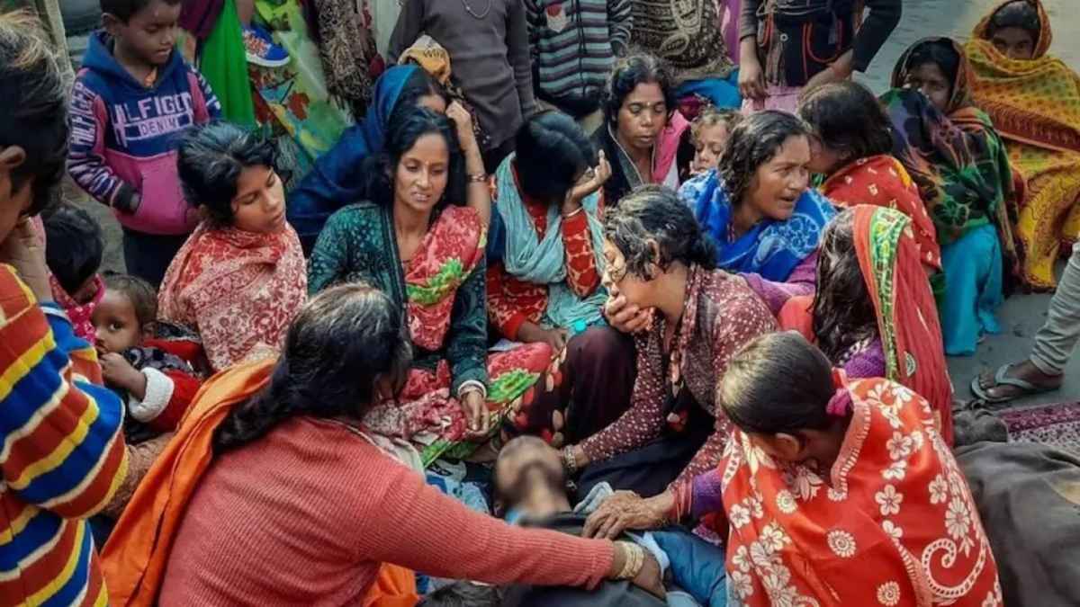 बिहार में जहरीली शराब से 26 की मौत, 44 लोगों की हालत गंभीर; 2 पुलिसकर्मी सस्पेंड, SIT करेगी जांच