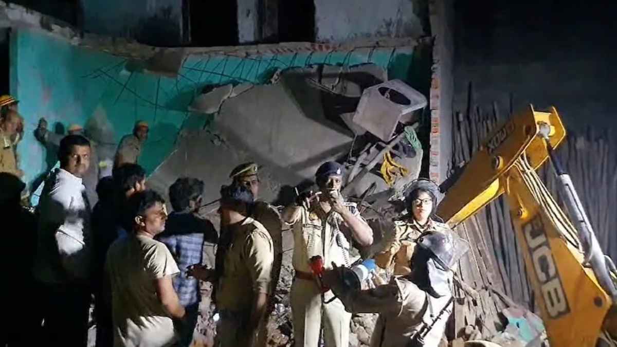 बुलंदशहर में सिलेंडर फटने से अब तक 6 की मौत; 2 मंजिला मकान गिरा, मृतक एक परिवार के