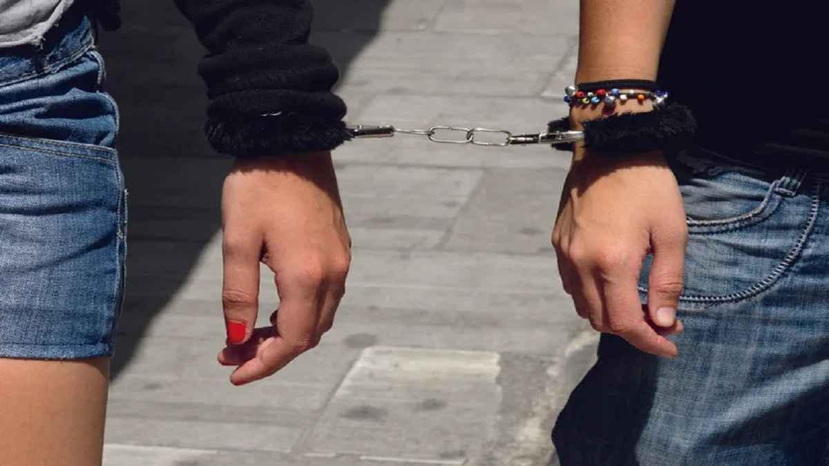 बिजनेस की आड़ में जिस्मफरोशी का पर्दाफाश, बेंगलुरु पुलिस ने 11 लड़कियां छुड़वाईं, पुलिस जांच में 3 खुलासे