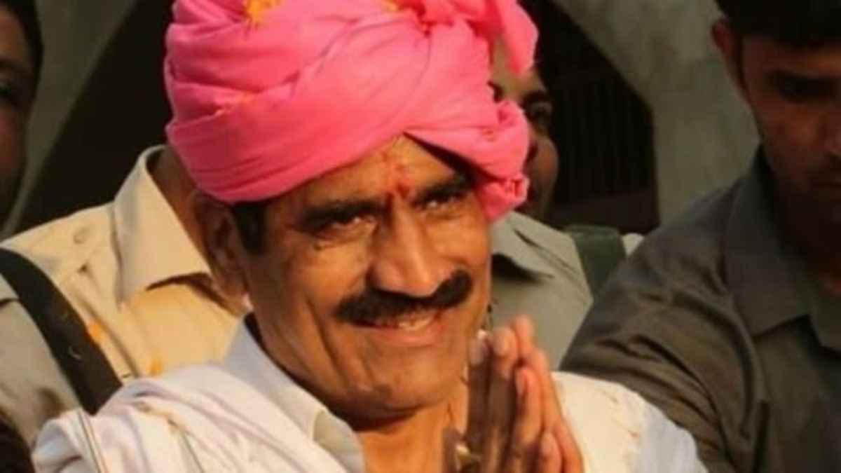 हरियाणा में वोटिंग से पहले कांग्रेस को बड़ा झटका, कोर्ट ने दिया धर्म सिंह की गिरफ्तारी का आदेश