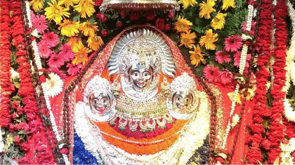 Mata Lakshmi Mandir story: दिवाली के दिन इस मंदिर में माता के दर्शन मात्र से ही पूरी हो जाती है सारी मनोकमना!