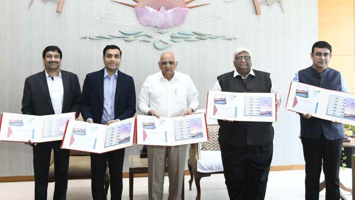 मुंद्रा पोर्ट की 25वीं वर्षगांठ के उपलक्ष्य में डाक टिकट जारी, इस तरह बना देश का अग्रणी बंदरगाह