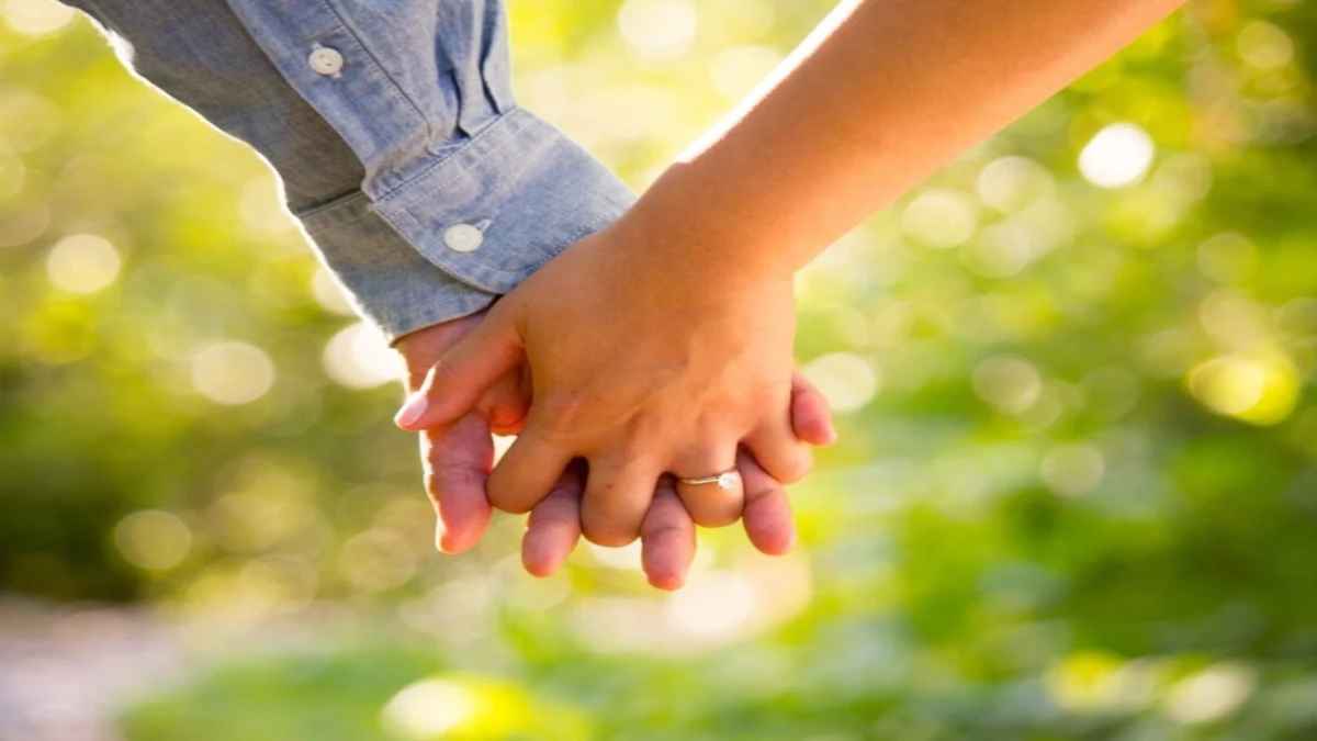 नोएडा में अजब प्रेम की गजब कहानी, 12 साल के किशोर को लेकर लड़की हुई फरार, जानें क्या है मामला