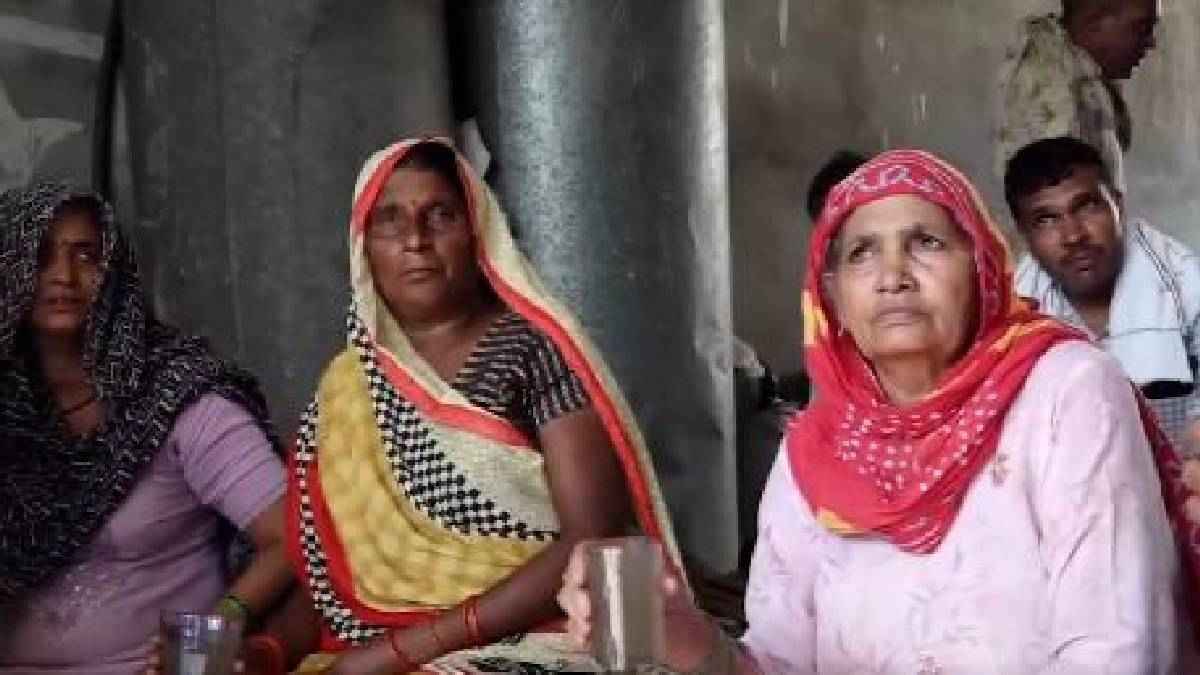 'वोट दे देंगे, बस ये पानी पीकर दिखा दो...', नेताओं से क्यों डिमांड कर रहे इस गांव के लोग? वीडियो वायरल